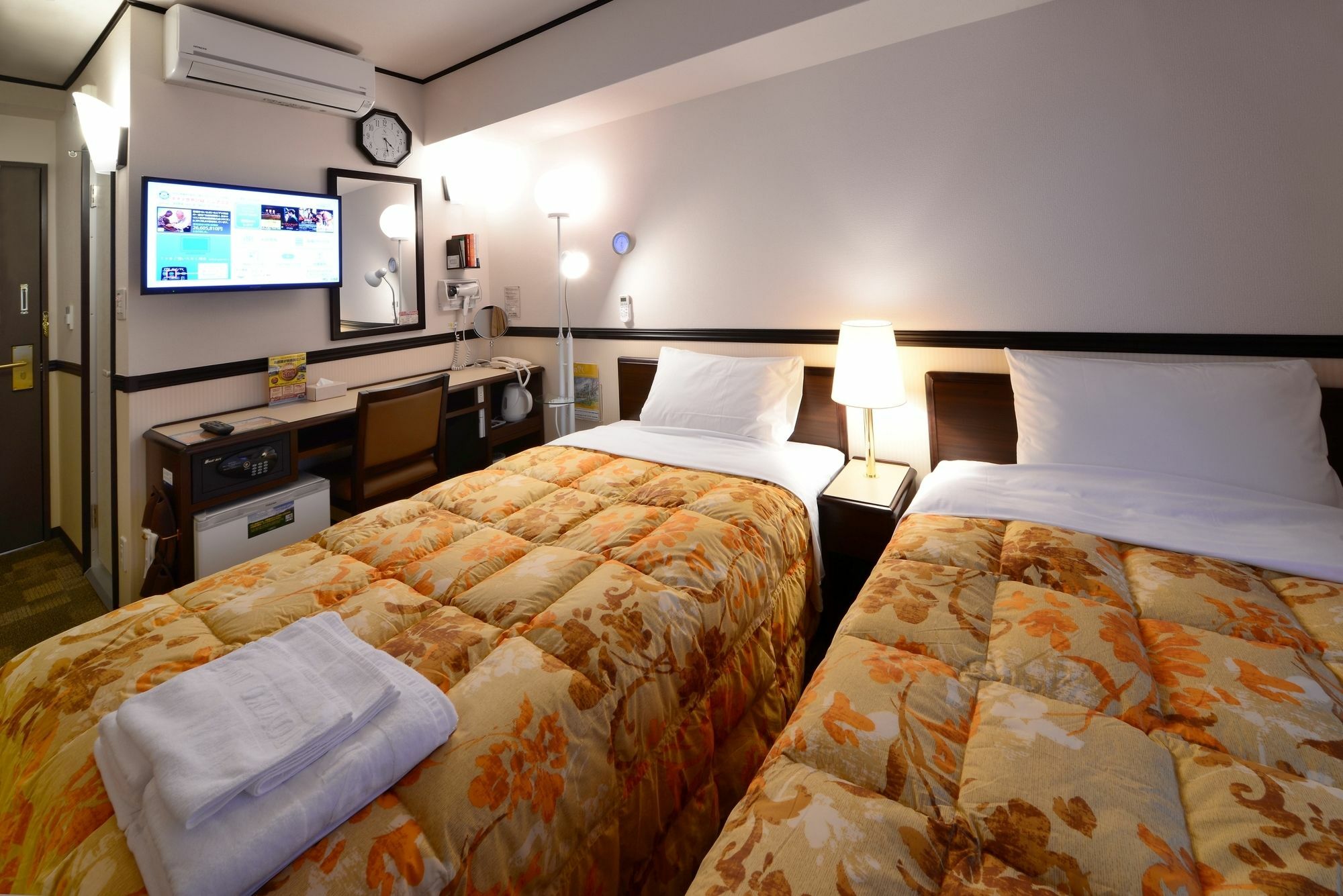 Toyoko Inn Osaka Tsuruhashi Ekimae מראה חיצוני תמונה