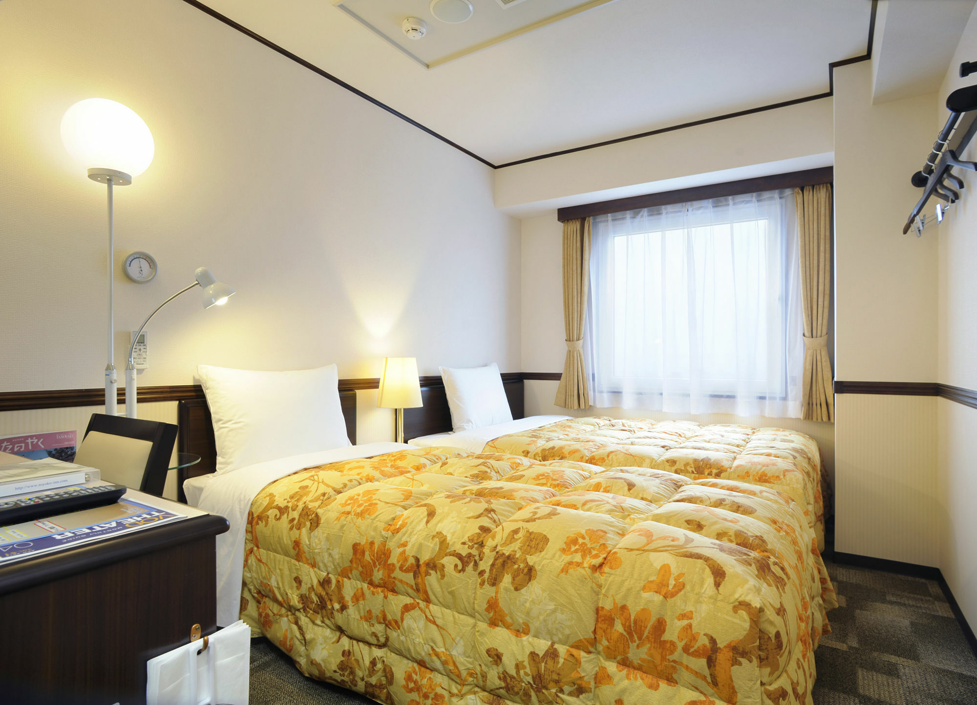 Toyoko Inn Osaka Tsuruhashi Ekimae מראה חיצוני תמונה